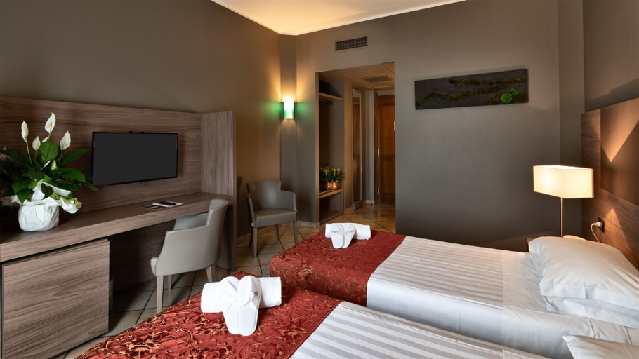 Bedroom 2, Hotel Sunflower, Milano