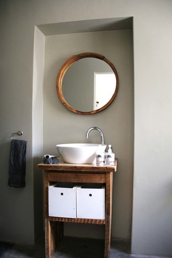 Bathroom 3, Avo and Oak, Eden