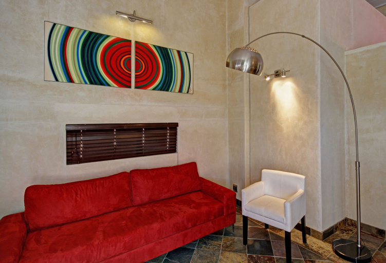 Others 5, Hartmann Suites, Windhoek East