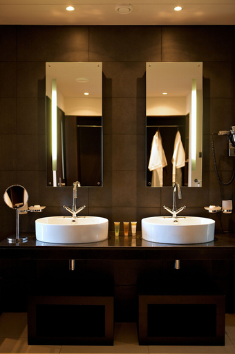 Bathroom 5, Le Cardinal Exclusive Resort