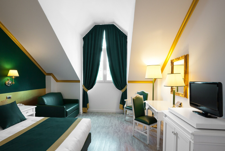 Bedroom 3, Gardaland Hotel, Verona