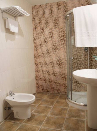 Bathroom 5, Tudanca Miranda, Burgos