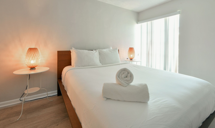 Bedroom 3, Artrageous on the river By RocketStay, Broward