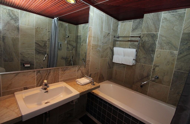 Bathroom 3, Hotel Merihovi, Lapland
