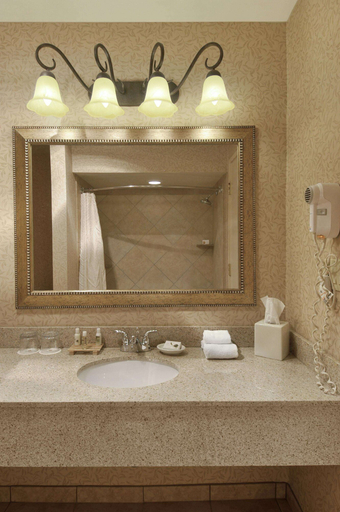 Bathroom 5, Red Lion Hotel Coos Bay, Coos