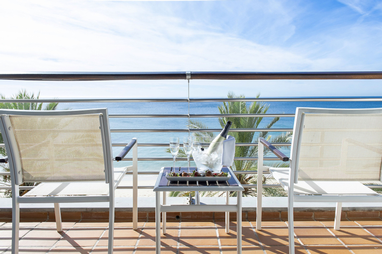 Exterior & Views 15