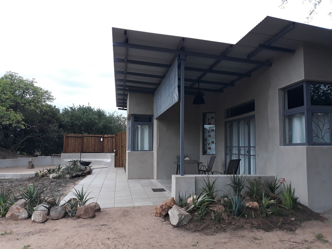 Exterior & Views 2, 24 Degrees Self-Catering, Mopani