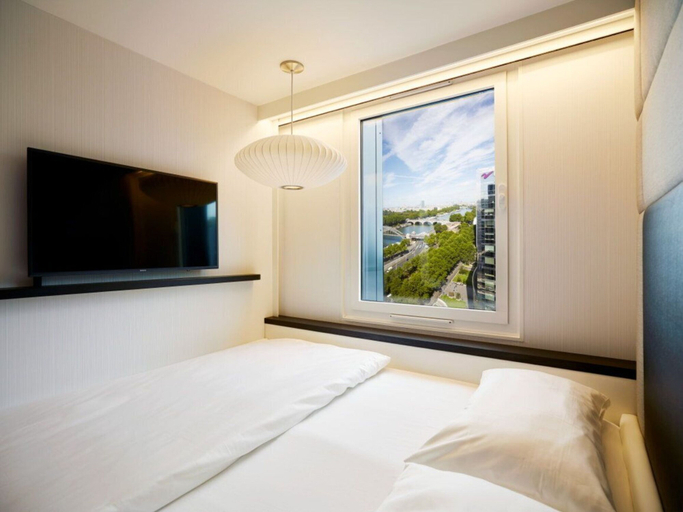 Bedroom 4, citizenM Paris Gare de Lyon, Paris
