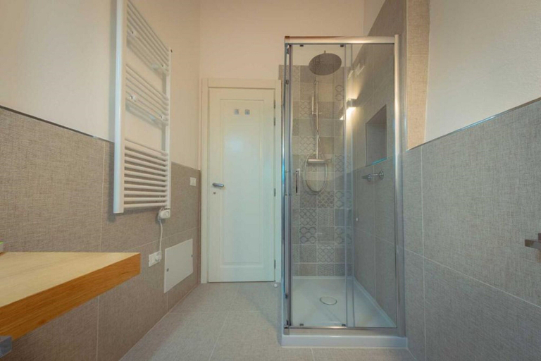 Bathroom 5, Villa Tolomei Hotel & Resort, Florence