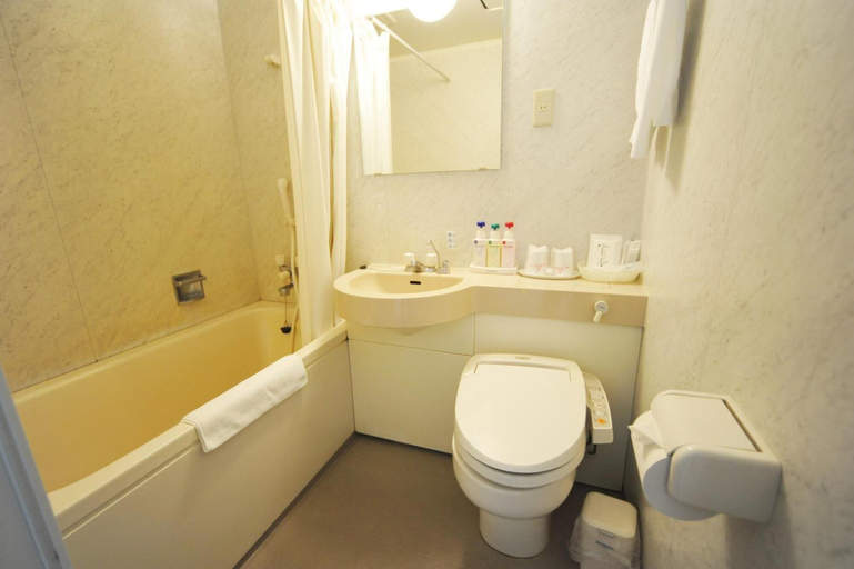 Bathroom 4, Beppu Station Hotel, Beppu