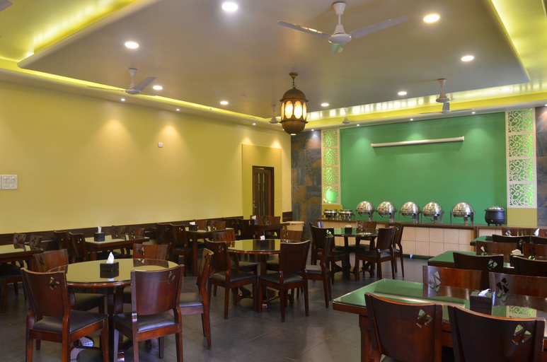 Food & Drinks 5, Zaras Resort, Raigarh