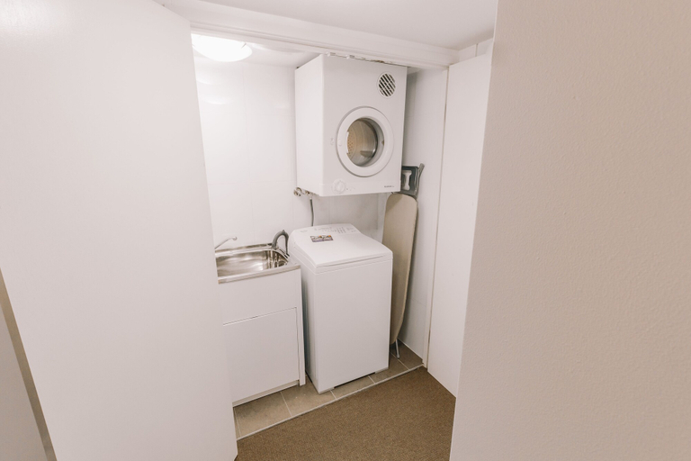 Bathroom 5, Newcastle Central Plaza, Newcastle - Inner City