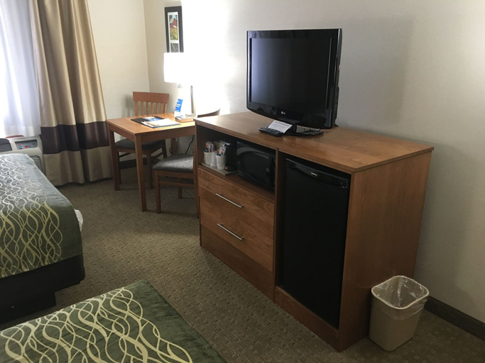 Bedroom 4, Comfort Inn Millersburg, Holmes