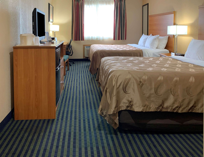 Bedroom 4, Quality Inn Ottawa near Starved Rock State Park, La Salle