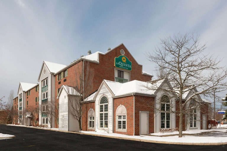 La Quinta Inn & Suites by Wyndham Cleveland Macedonia, Summit