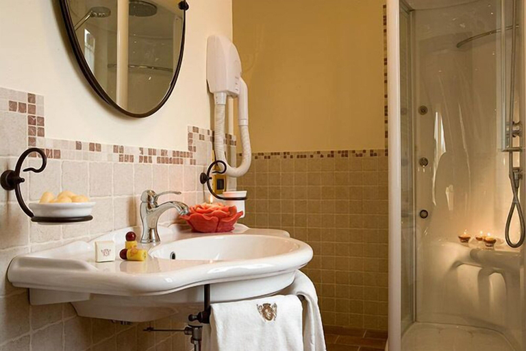 Bathroom 4, Relais Madonna Di Campagna, Perugia