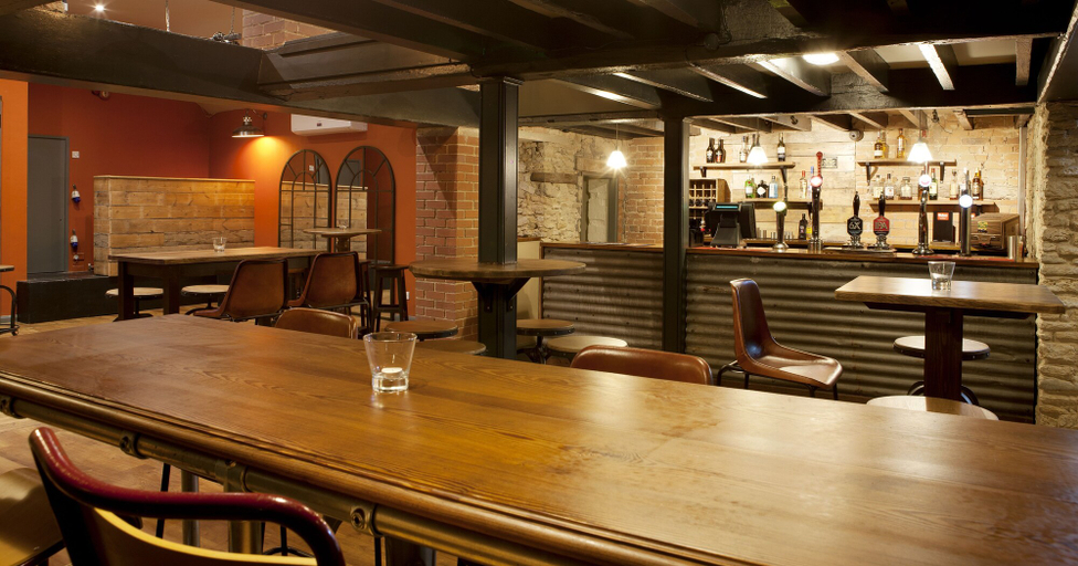 Food & Drinks 5, George Hotel, Somerset
