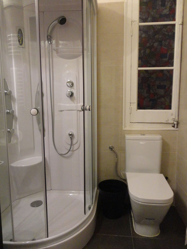 Bathroom 3, Brustar Gòtic, Barcelona