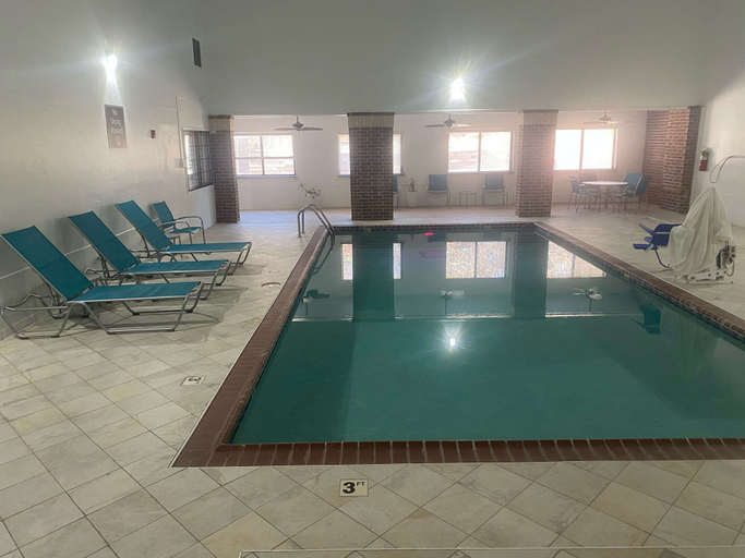 Sport & Beauty 4, SureStay Plus Hotel by Best Western Edmond, Oklahoma