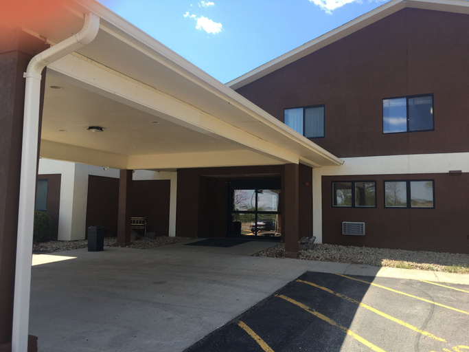 Exterior & Views 2, Super 8 by Wyndham Blue Earth, Faribault