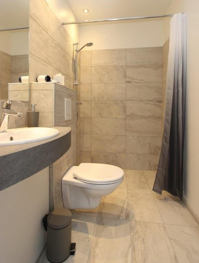 Bathroom 3, Hafdals Hotel, Eyjafjarðarsveit