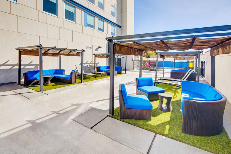 Exterior & Views 2, Aloft by Marriott Tucson University, Pima