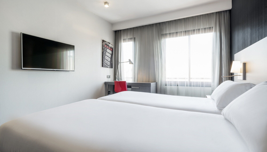 Bedroom 3, Hotel ILUNION Suites Madrid, Madrid