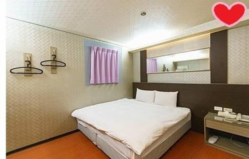 Bedroom 3, Happy Holiday Hotel, Taoyuan