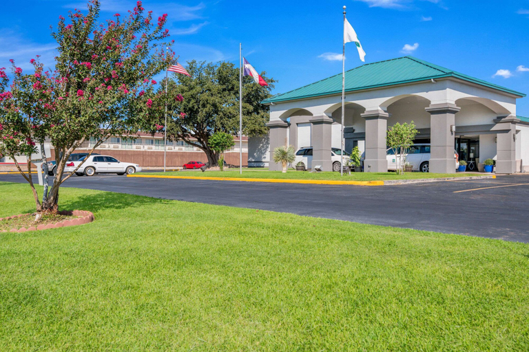 Exterior & Views, Quality Inn, Nolan