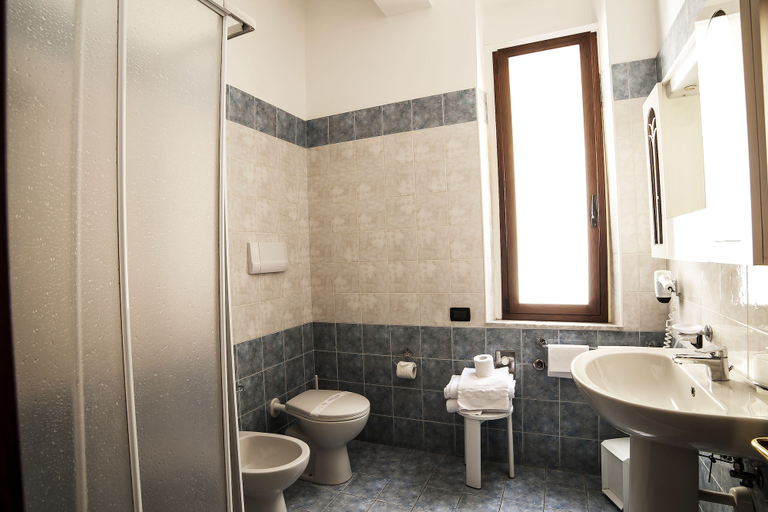 Bathroom 4, B&B Centrale, Reggio Di Calabria