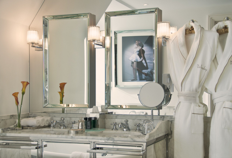 Bathroom 4, The Wellesley Knightsbridge, A Luxury Collection Hotel, London