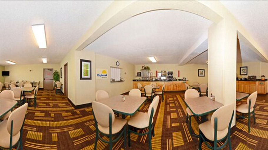 Food & Drinks 5, Days Inn by Wyndham Bismarck, Burleigh