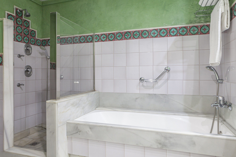 Bathroom 5, Hotel Jerez AQ35, Cádiz
