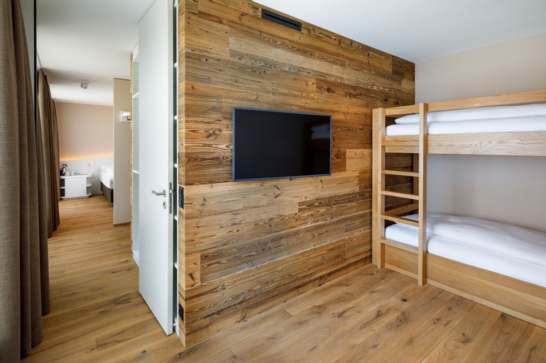 Bedroom 3, Hotel Allegra Lodge, Bülach