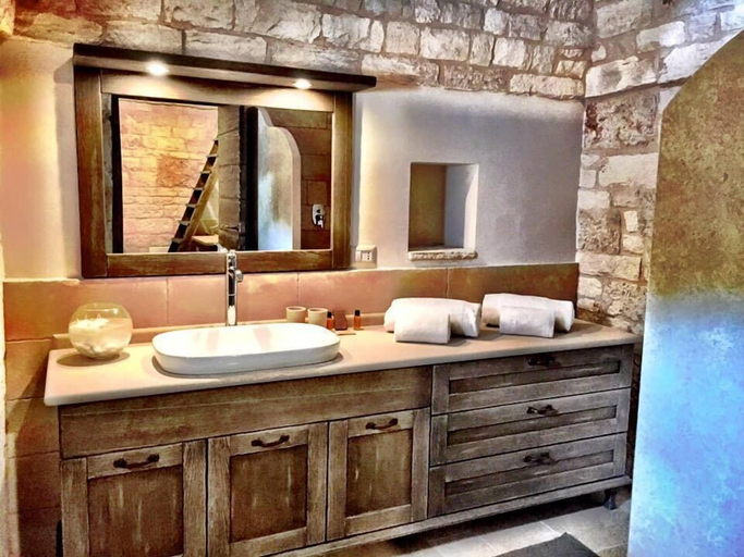 Bathroom 5, Trulli e Puglia, Bari