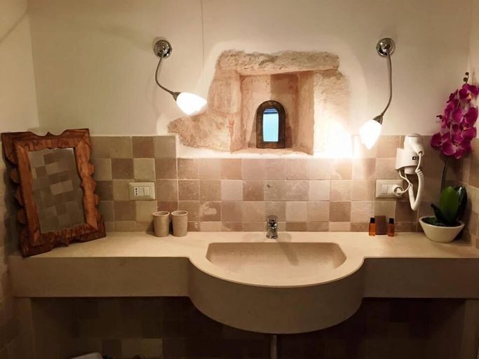 Bathroom 5, Trulli e Puglia, Bari