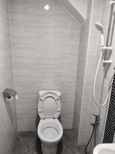 Bathroom 4, OYO 90488 Juru Hotel, Central Seberang Perai