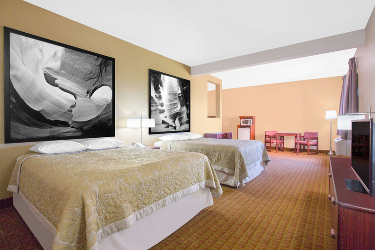 Bedroom 3, Super 8 by Wyndham Page/Lake Powell, Coconino