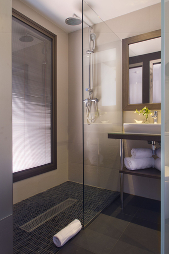 Bathroom 4, Hotel Oasis, Barcelona