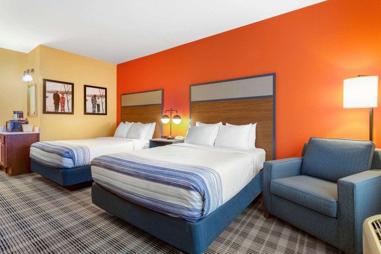 Bedroom 3, AmericInn by Wyndham Fulton Clinton, Whiteside
