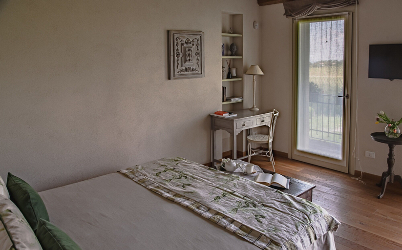 Bedroom 4, Prime Alture Wine Resort, Pavia