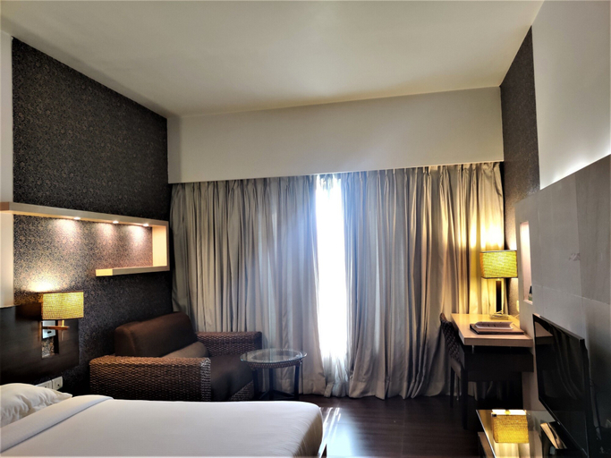 Bedroom 4, Hotel Satkar Residency, Thane