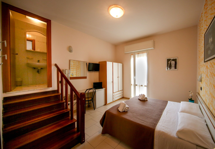 Bedroom 2, Hotel Petrarca, Rimini