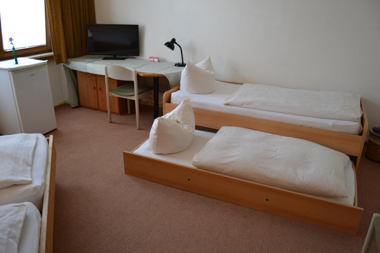 Bedroom 3, Hotel Hofreit am Bierkeller, Ortenaukreis