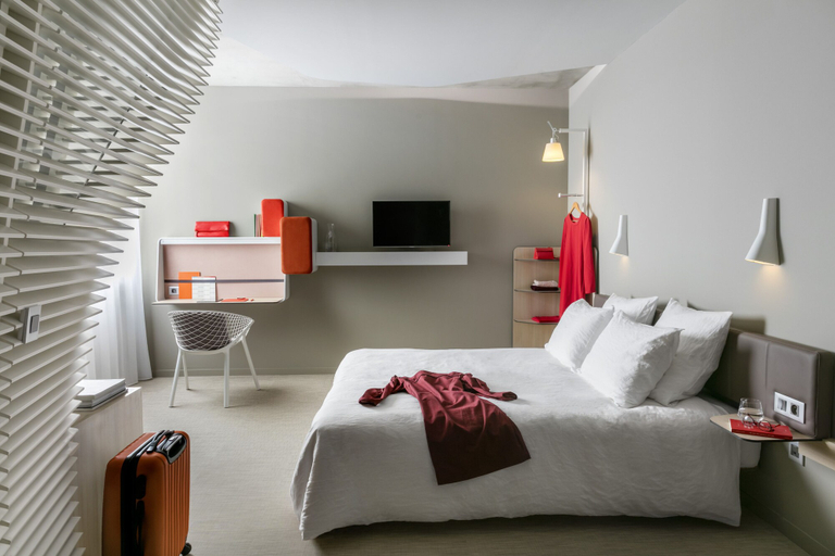 Bedroom 2, OKKO Hotels Bayonne Centre, Pyrénées-Atlantiques