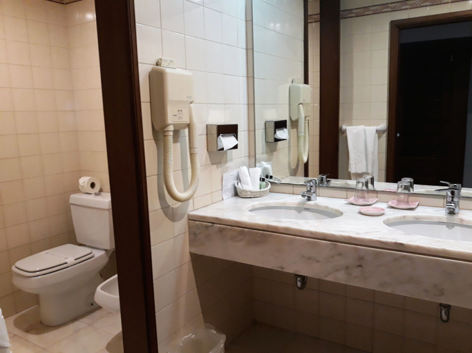 Bathroom 5, Hotel Quinta da Penha de França, Funchal