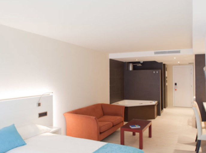 Bedroom 3, Hotel & Spa La Terrassa, Girona
