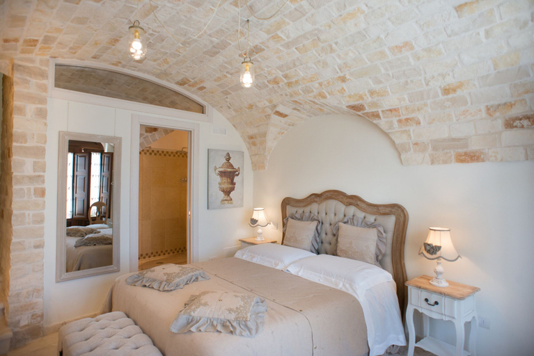 Bedroom 2, Romantic Trulli, Bari