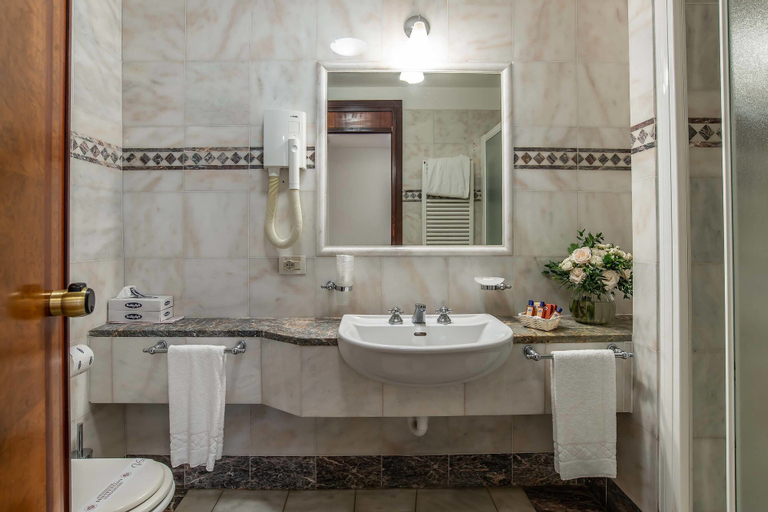 Bedroom 4, Versilia Palace Hotel, Lucca