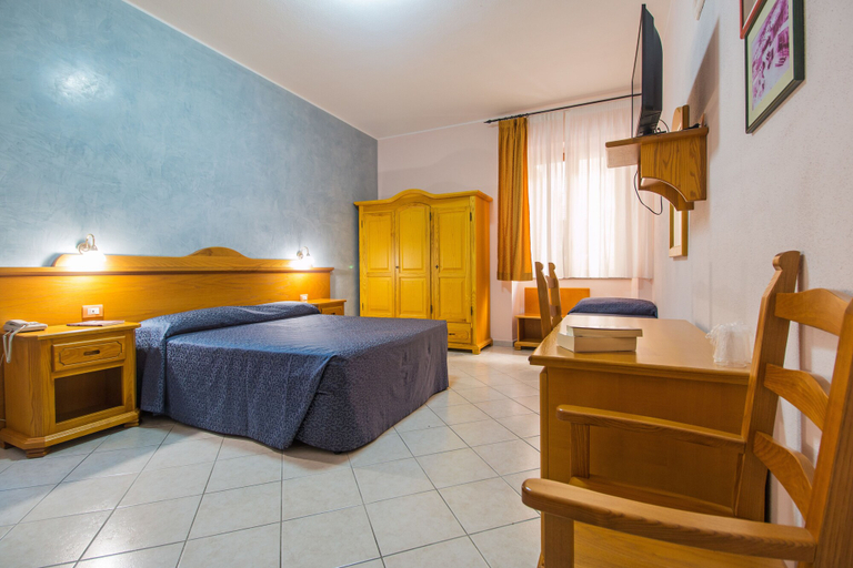 Bedroom 3, San Francisco Hotel, Nuoro
